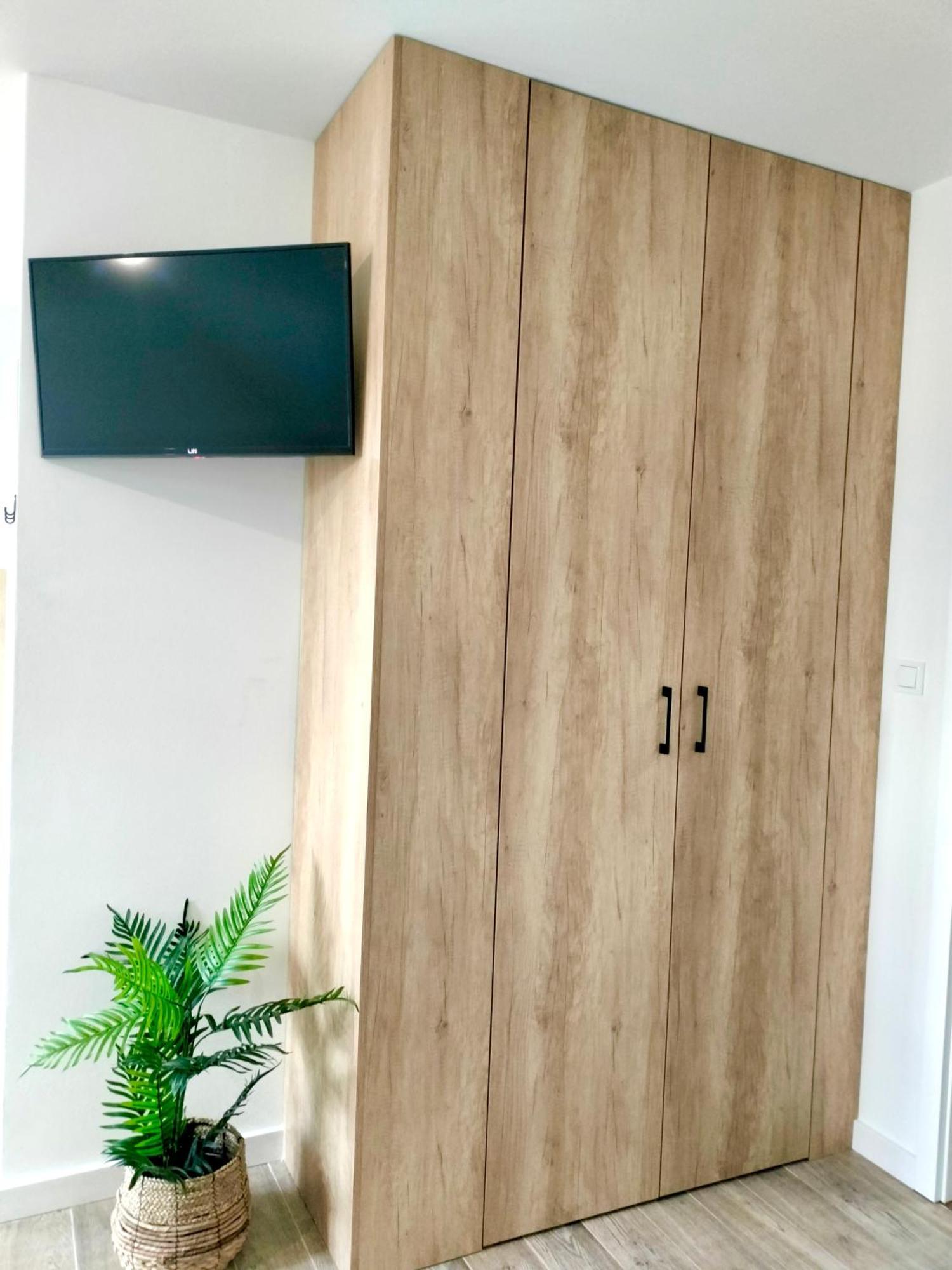 Agroturystyka Jodlowa - Rodzinne Apartamenty W Centrum Gor Swietokrzyskich - Sala Zabaw, Zwierzeta, Bilard Krajno-Zagorze ภายนอก รูปภาพ