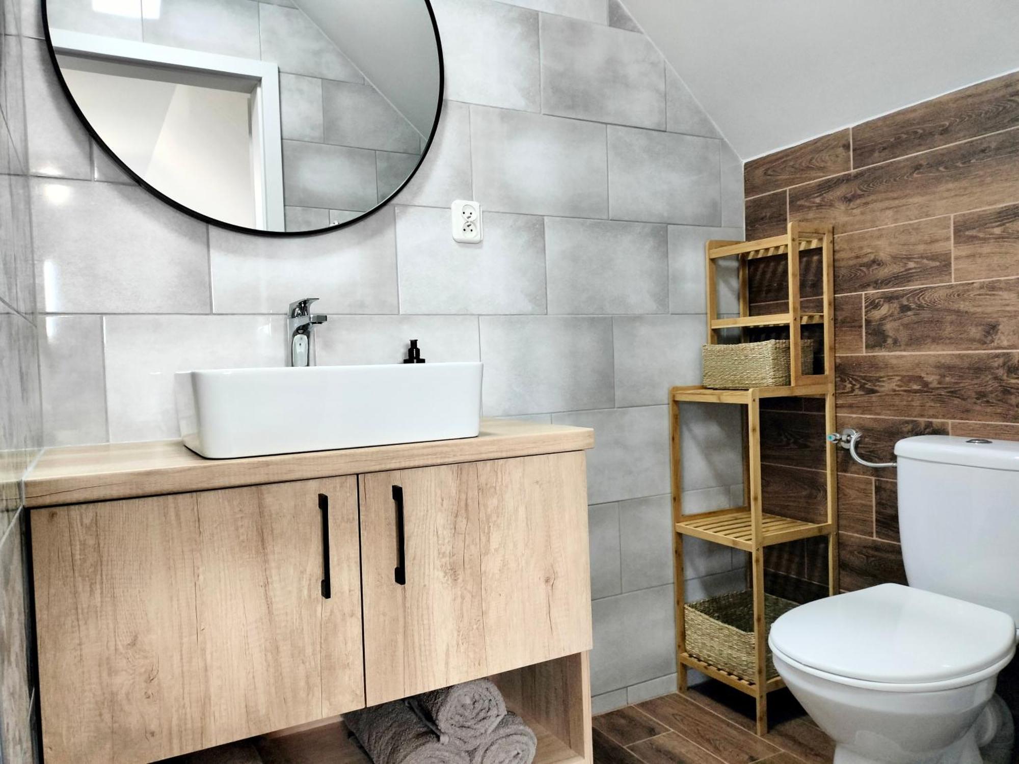 Agroturystyka Jodlowa - Rodzinne Apartamenty W Centrum Gor Swietokrzyskich - Sala Zabaw, Zwierzeta, Bilard Krajno-Zagorze ภายนอก รูปภาพ